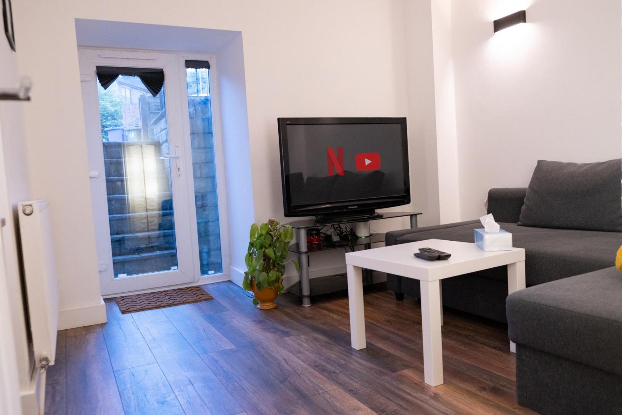 Flat Near Peak District Apartment Mossley Exterior photo